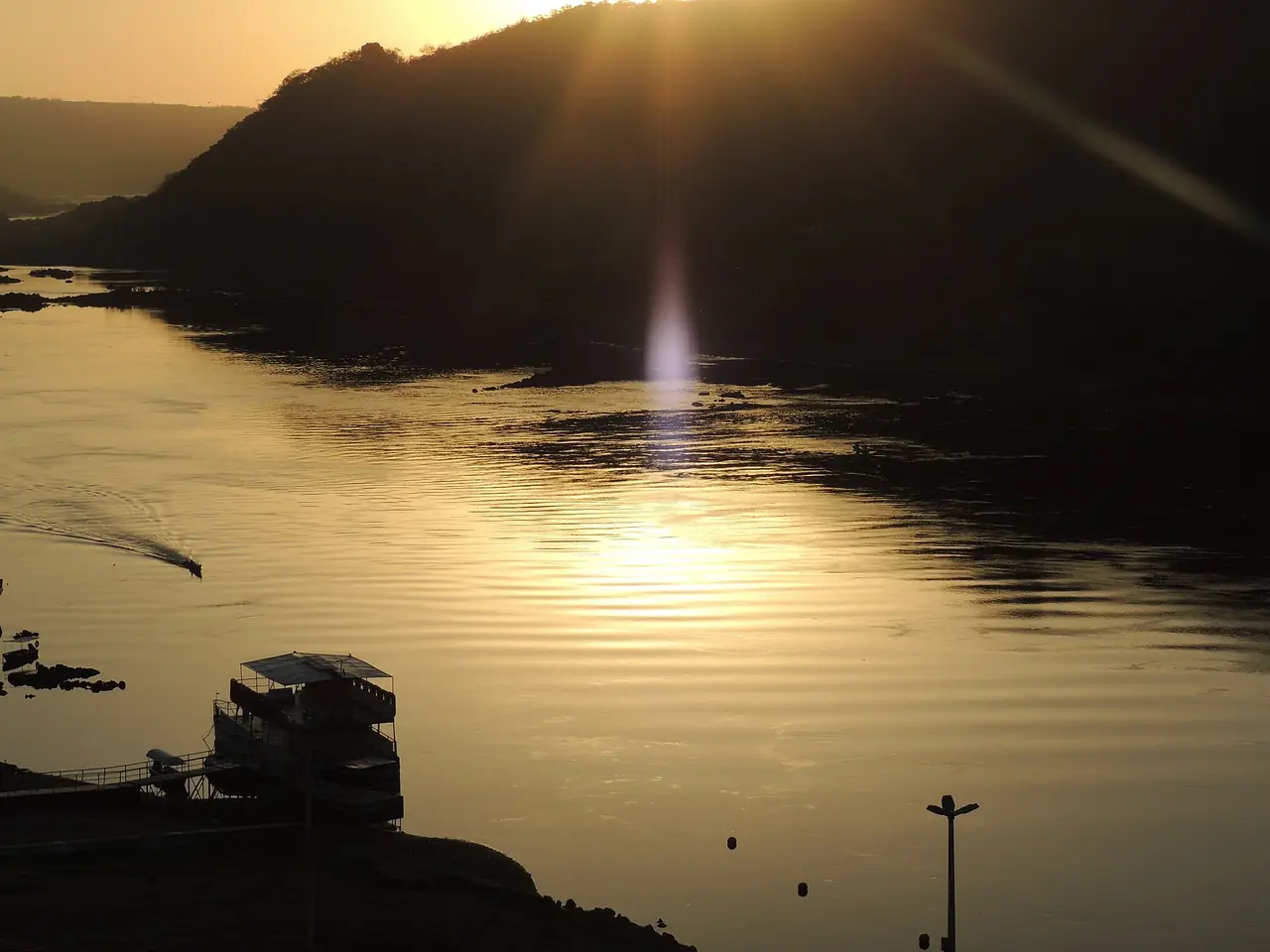 Amanhecer no Rio São Francisco em Piranhas